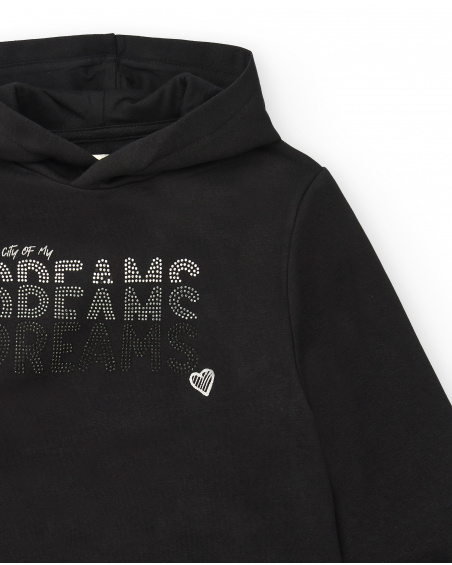 Sudadera con capucha negra con camisa blanca para niña