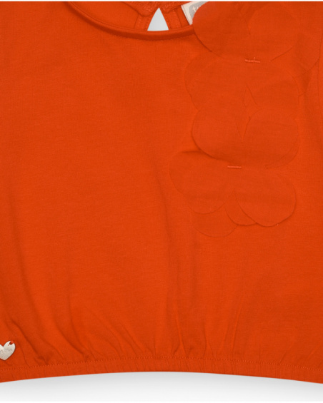 Camiseta naranja para niña con flor y mangas abullonadas Camiseta naranja para niña con flor y mangas abullonadas
