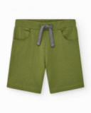 Bermudas para niño en verde oliva con cintura ajustable y Bermudas para niño en verde oliva con cintura ajustable y
