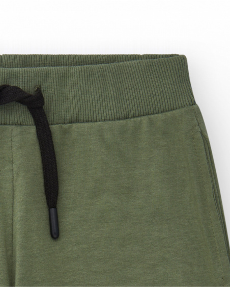 Bermudas para niño color verde con cintura ajustable y bolsillos Bermudas para niño color verde con cintura ajustable y bolsillos