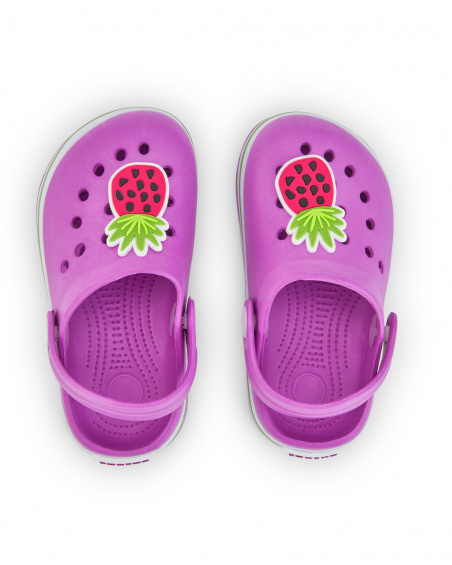 Zuecos para niña en fucsia con detalle de sandía Zuecos para niña en fucsia con detalle de sandía