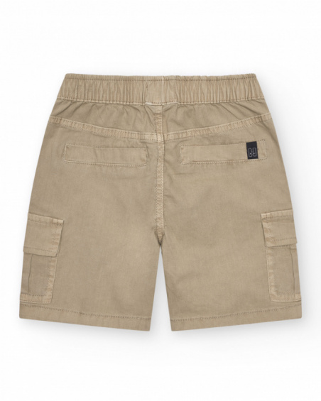 Bermuda cargo para niño en color beige con bolsillos laterales