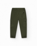 Pantalón cargo para niño en verde con cintura ajustable y bajos