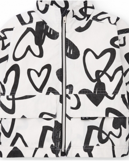 Cazadora niña en blanco con estampado de corazones Cazadora niña en blanco con estampado de corazones