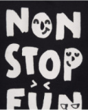 Camiseta de manga larga para niño en negro con estampado gráfico