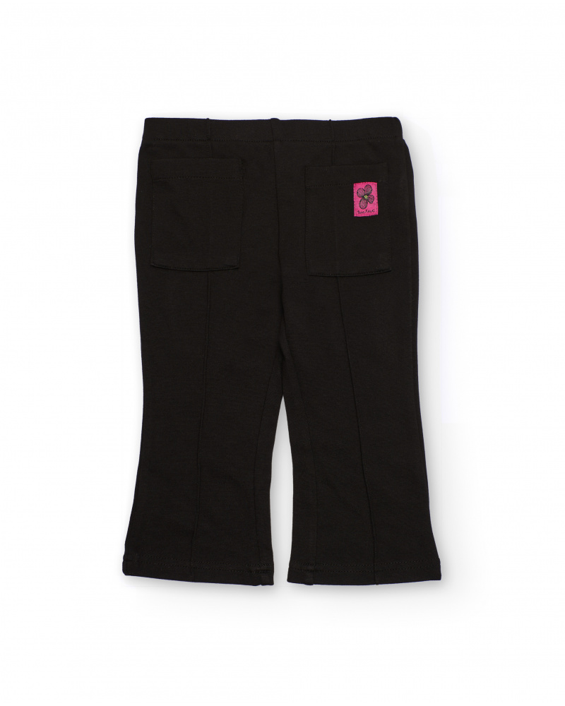 Pantalón niña en negro acampanado con bolsillos traseros