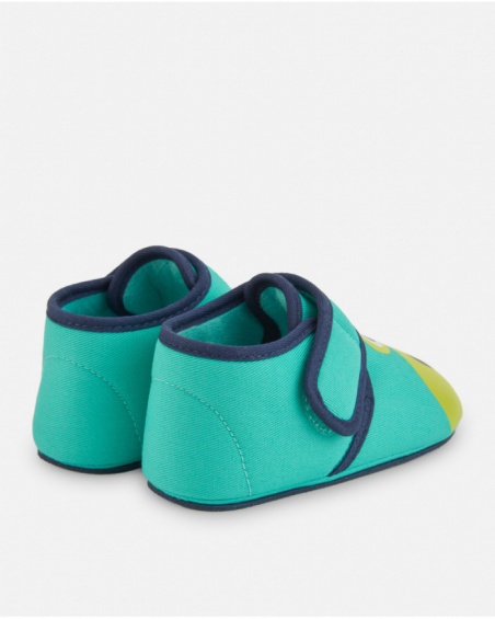 Zapatillas de casa de niño color verde con cierre de velcro