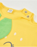 Camiseta de niña de punto y aberturas en hombros