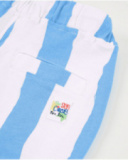 Bermuda de niño de punto y bordado decorativo