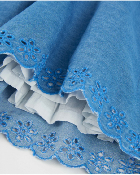 Vestido de niña de plana y volantes con bordado floral