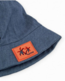 Gorro de niño de plana y bordado de cangrejo