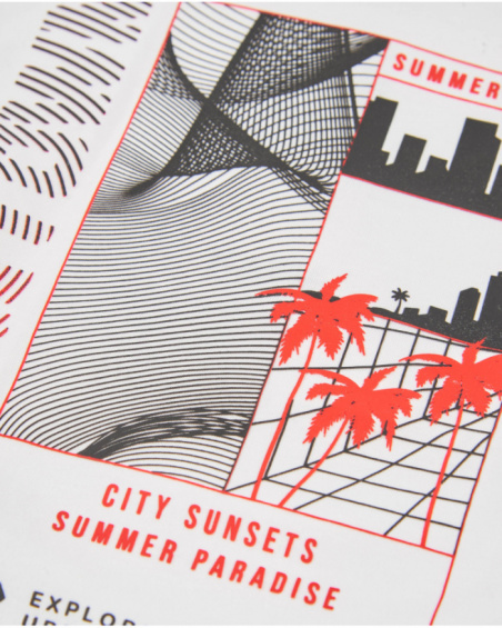 Camiseta de niño de punto de inspiración urbana