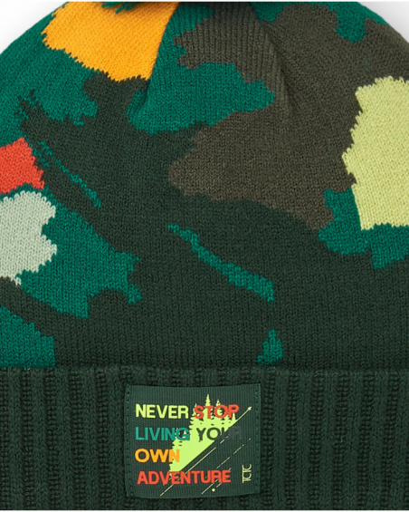 Set de gorro y braga para niño en verde con estampado de Set de gorro y braga para niño en verde con estampado de