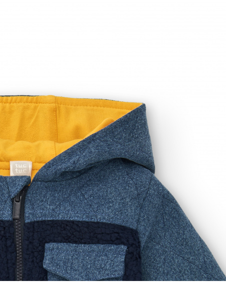 Chaqueta para niño en azul con capucha y bolsillos colección
