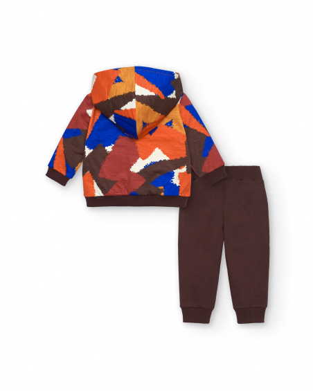 Conjunto de chaqueta y pantalón para niño en marrón con Conjunto de chaqueta y pantalón para niño en marrón con
