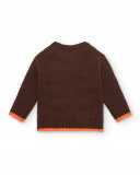 Suéter tejido para niño en marrón con diseño de superhéroe Suéter tejido para niño en marrón con diseño de superhéroe