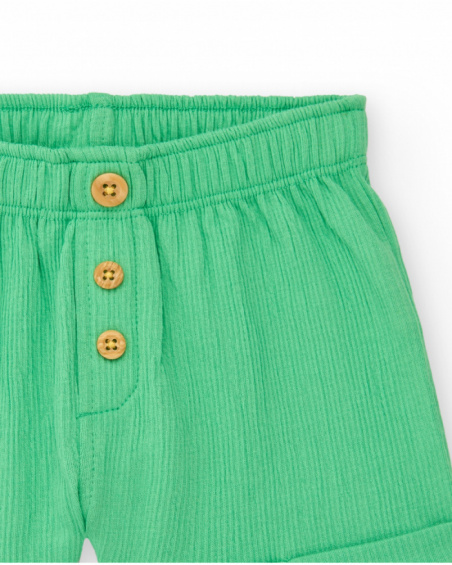 Conjunto para niño en verde y amarillo con camiseta bordada de Conjunto para niño en verde y amarillo con camiseta bordada de