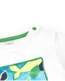 Camiseta para niño en blanco con tiburones en verde y azul Camiseta para niño en blanco con tiburones en verde y azul
