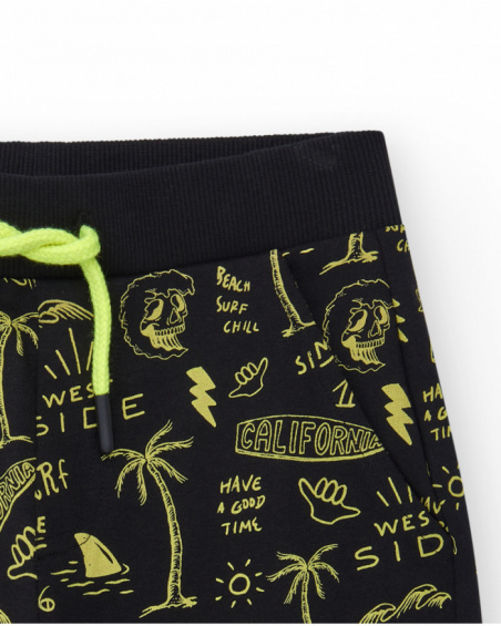 Bermudas para niño en negro con cintura elástica y estampado Bermudas para niño en negro con cintura elástica y estampado