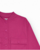 Cazadora fucsia para niña con bolsillos frontales