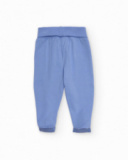 Conjunto de bebé niño en blanco y azul con estampado de Conjunto de bebé niño en blanco y azul con estampado de