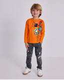 Camiseta de manga larga para niño en naranja con estampado de