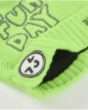 Gorro de punto para niño en verde con pompón y bordado