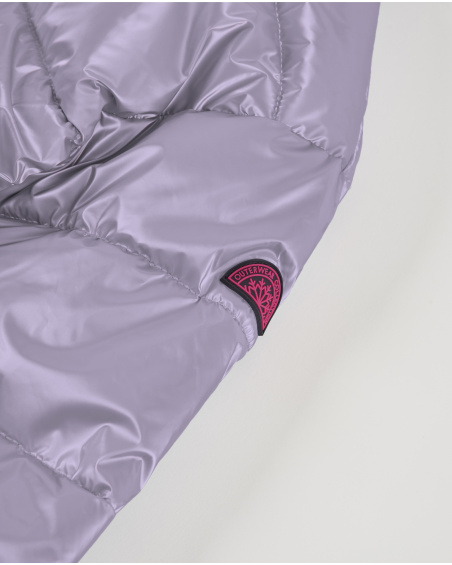 Cazadora acolchada de niña color plateado con cremallera frontal