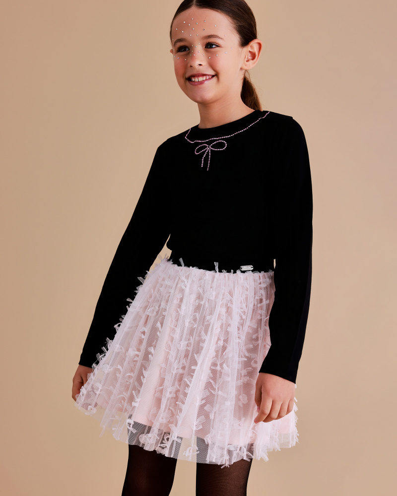 Camiseta negra de manga larga con detalle de lazo en strass para niña