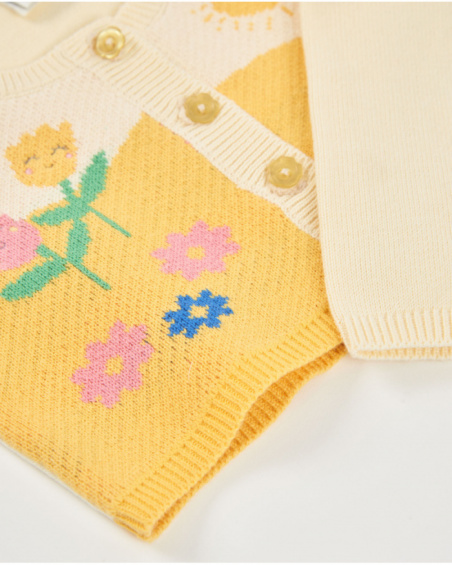 Chaqueta de recién nacido de tricot y motivos florales