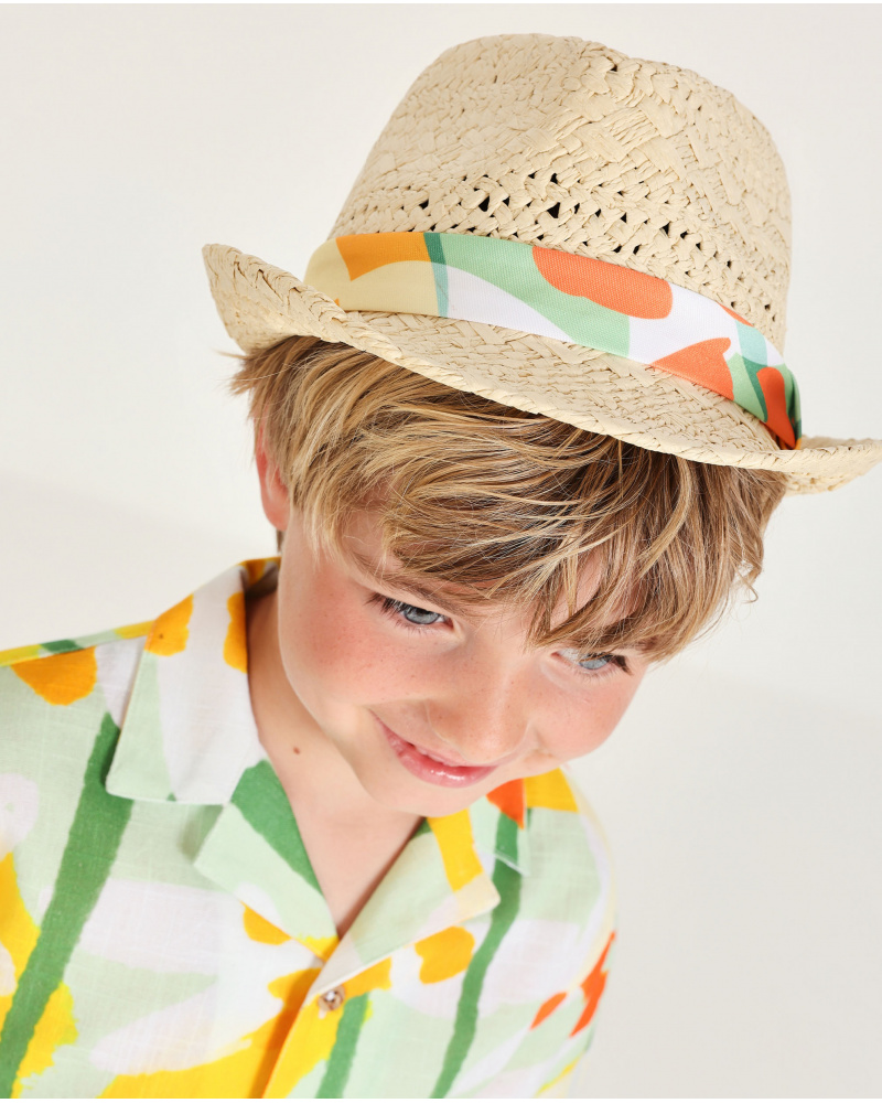 Sombrero de niño de plana y cinta con nudo lateral