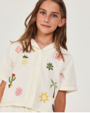 Camisa de niña de plana con bordados coloridos | tuc tuc