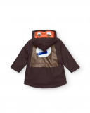 Manteau imperméable pour garçon marron avec capuche et détails super-héros collection Super Natural Manteau imperméable pour garçon marron avec capuche et détails super-héros collection Super Natural