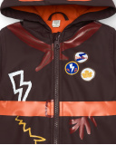 Manteau imperméable pour garçon marron avec capuche et détails super-héros collection Super Natural Manteau imperméable pour garçon marron avec capuche et détails super-héros collection Super Natural