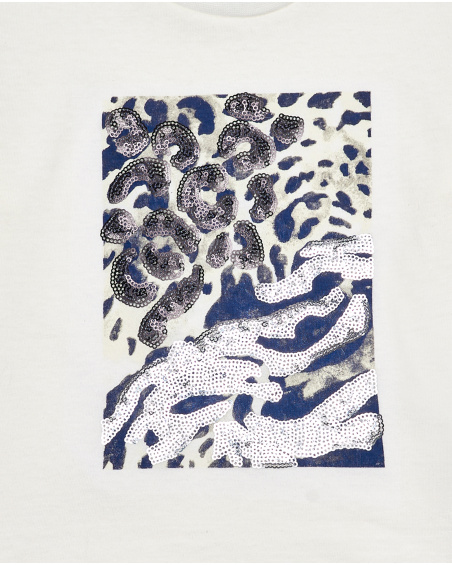 Camiseta manga larga niña en blanco con estampado abstracto y apliques brillantes colección The