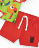 Ensemble pour garçon avec t-shirt perroquets et bermuda rouge