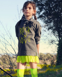 Robe grise à volant vert et message "Rock n Love" Collection Rock N Love | tuc tuc Robe grise à volant vert et message "Rock n Love" Collection Rock N Love | tuc tuc