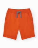 Bermudas pour garçon en rouge avec taille ajustable et poches.