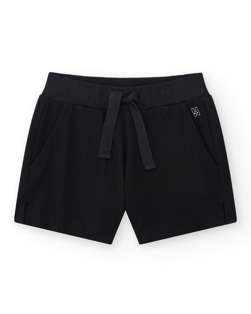 Pantalón corto para niña color negro con cintura elástica y