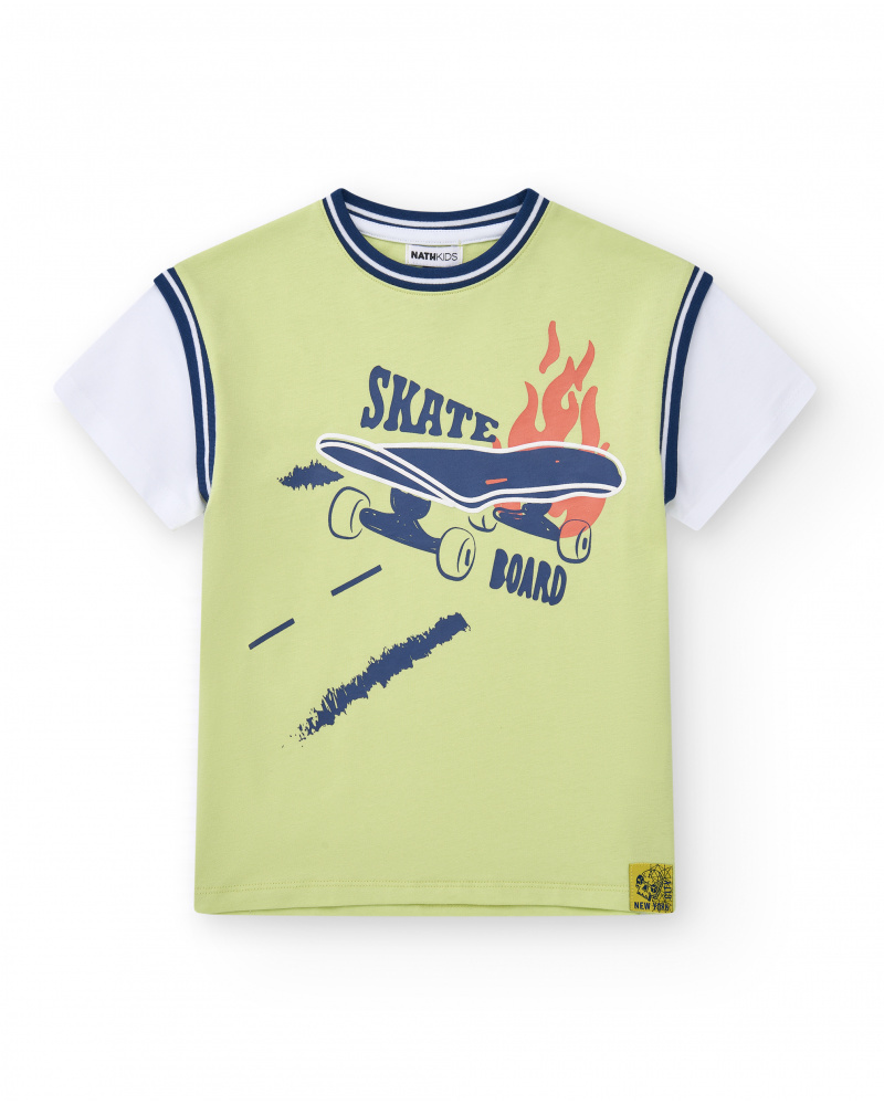 T-shirt pour garçon en vert avec manches blanches et texte accrocheur.