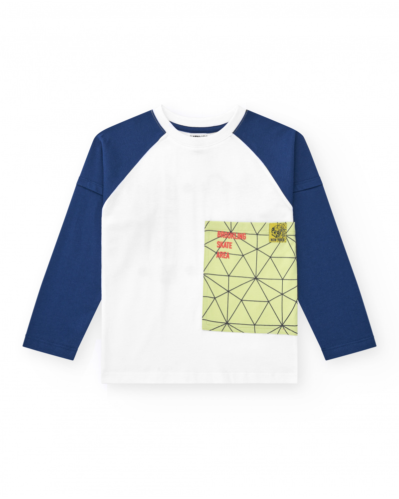 T-shirt à manches longues pour garçon en blanc avec poche verte.