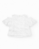 Top pour fille en blanc avec manches larges et épaules dénudées.