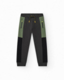 Pantalon pour garçon en gris et vert avec taille ajustable et poches.