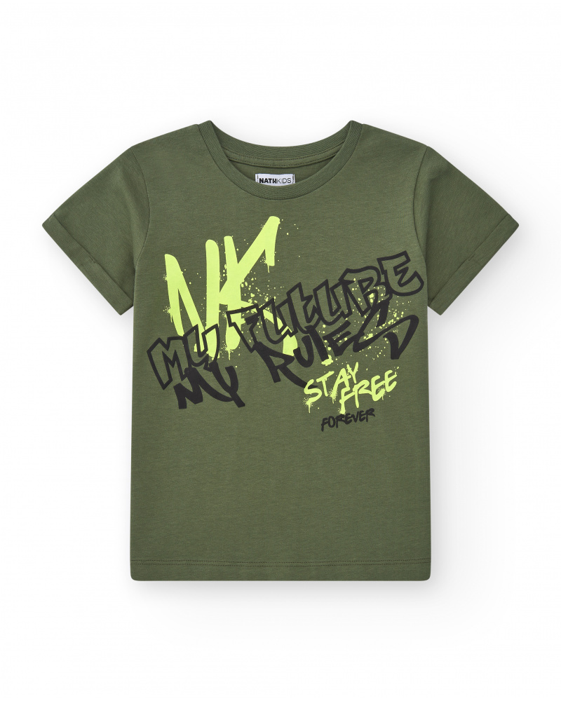 T-shirt pour garçon en vert avec texte en jaune et noir.