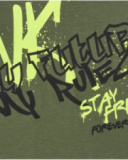 T-shirt pour garçon en vert avec texte en jaune et noir.