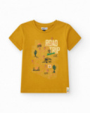 T-shirt à manches courtes pour garçon en moutarde avec imprimé frontal.
