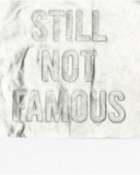 T-shirt à manches courtes pour fille en blanc avec imprimé métallique.