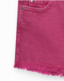 Short pour fille en rose avec poches et fermeture à bouton.