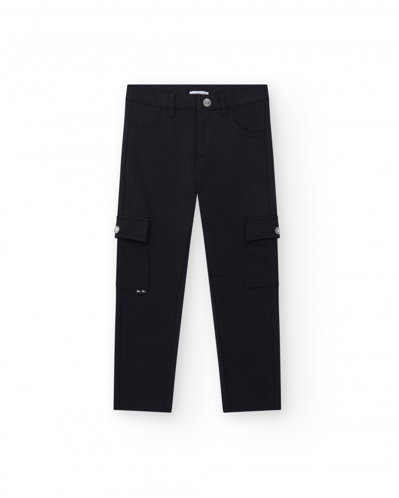 Pantalon pour garçon en noir avec poches et fermeture à bouton.