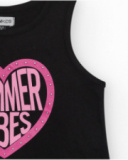 T-shirt pour fille en noir, sans manches, avec imprimé sur le devant.